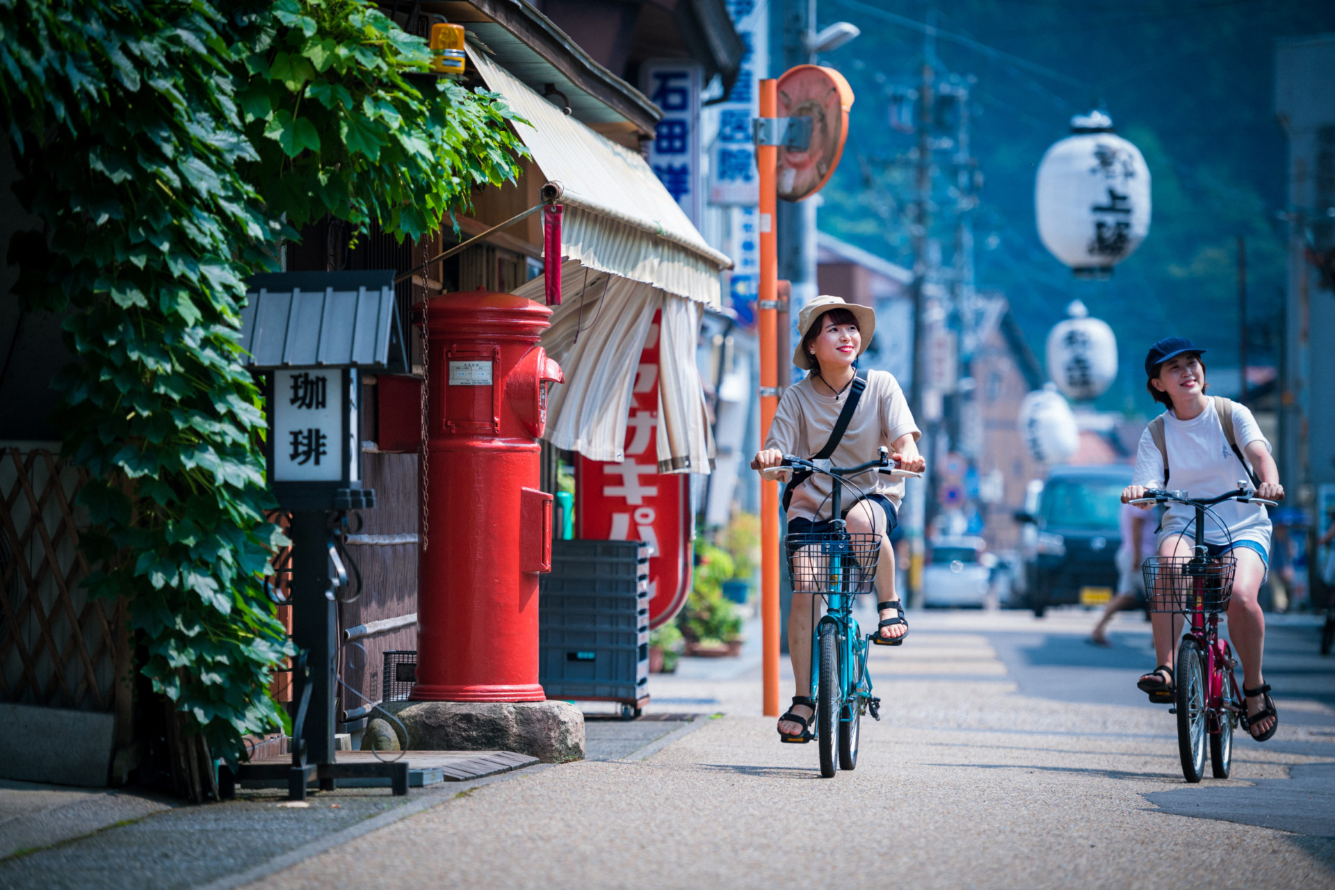 Nagaragawa Cycling Cruise, riding across the town and along Nagaragawa River