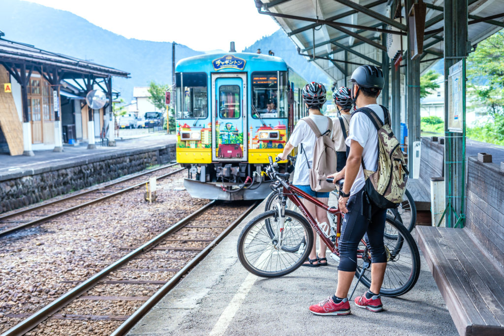 サイクルクルーズ 長良川鉄道で北濃駅へ