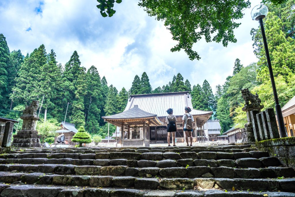 サイクルクルーズ 長滝白山神社の境内