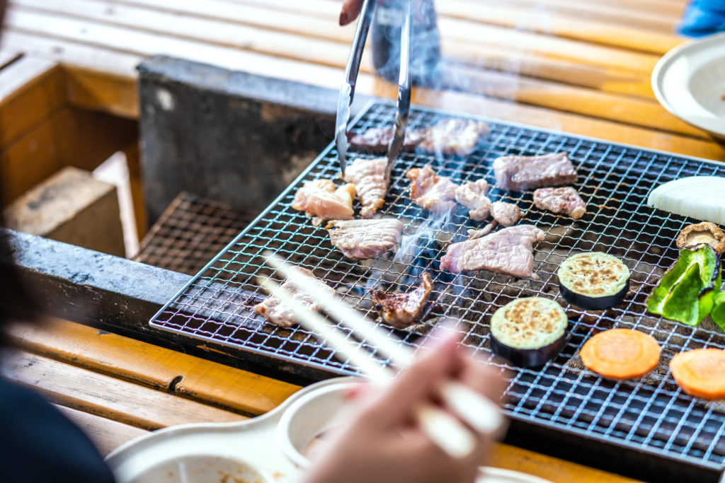 BBQで飛騨牛を焼く