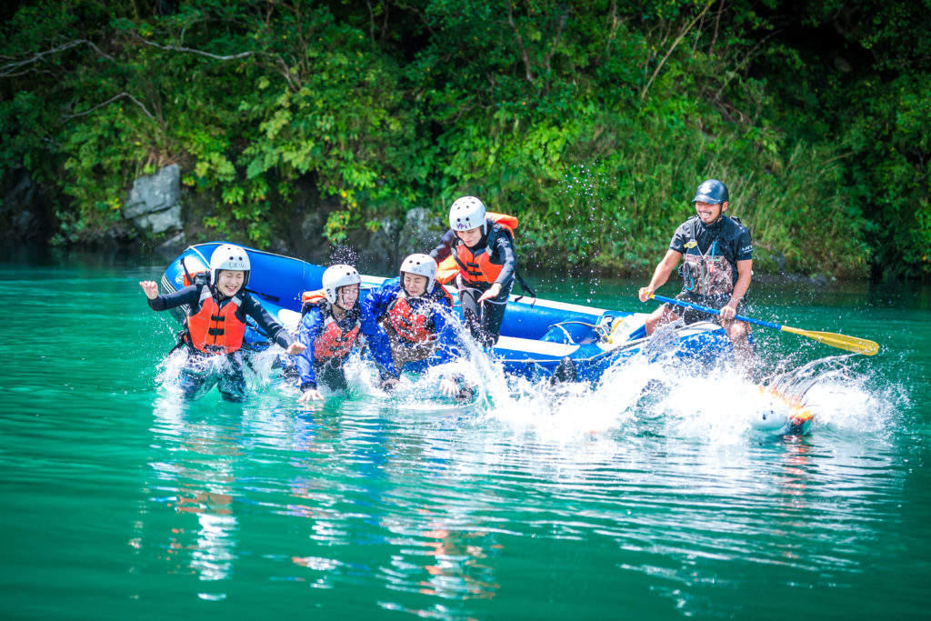 Try rafting at FIELD DAY and enjoy river activities!のイメージ