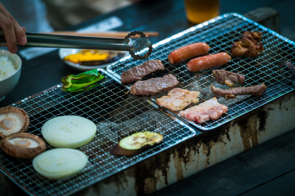 BBQで飛騨牛を焼く