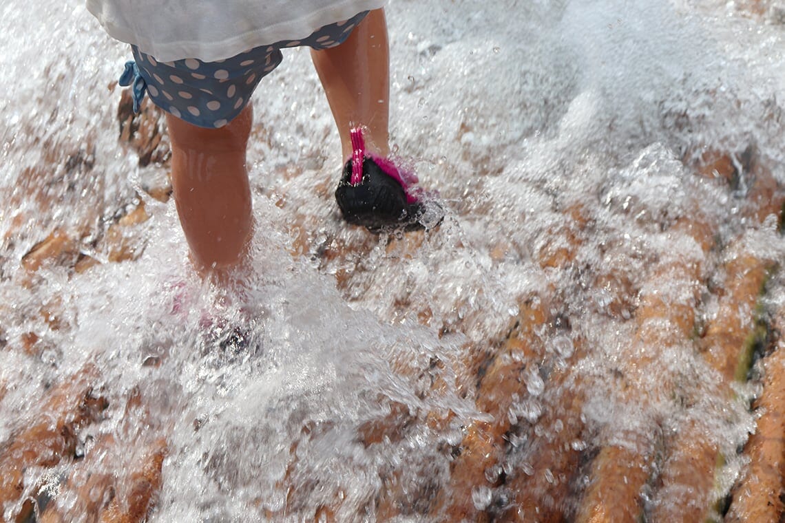 Outdoor Activity during Summer Vacation! Playing in River & “Yana” with Children!_28