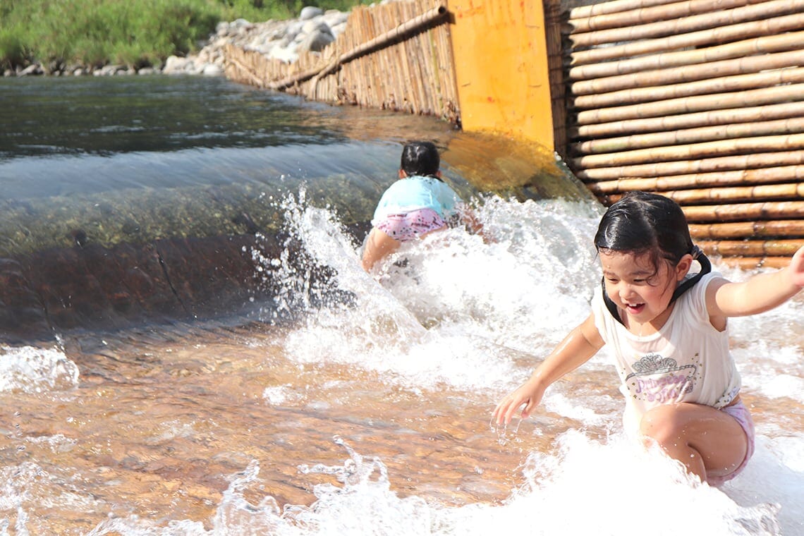 Outdoor Activity during Summer Vacation! Playing in River & “Yana” with Children!_31