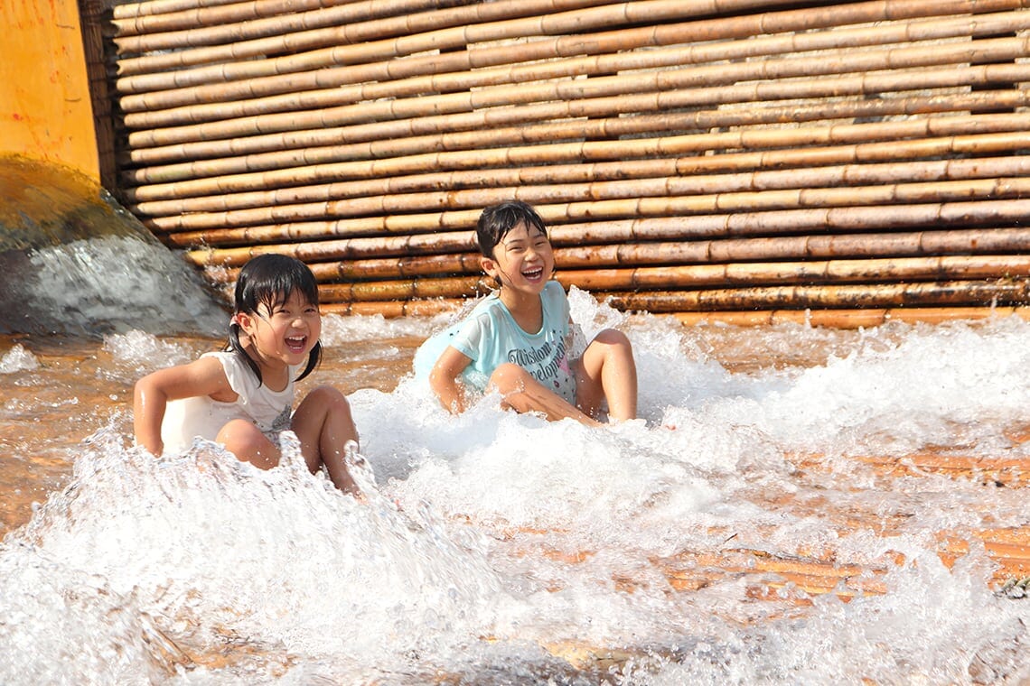 Outdoor Activity during Summer Vacation! Playing in River & “Yana” with Children!_32