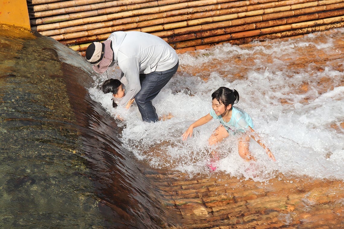 Outdoor Activity during Summer Vacation! Playing in River & “Yana” with Children!_33